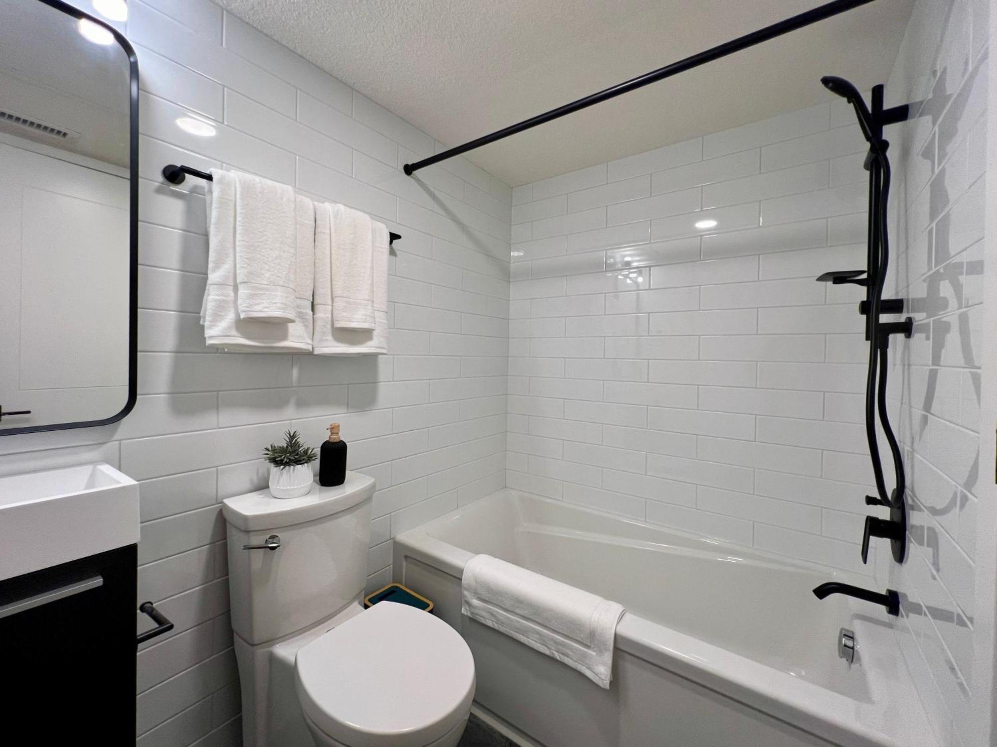 Special! New Downtown Mtn View Free Parking 2B&2B Canmore Exterior foto
